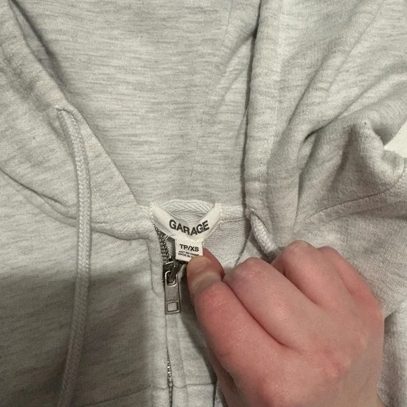 Garage cropped zip up - Picture 3 of 3